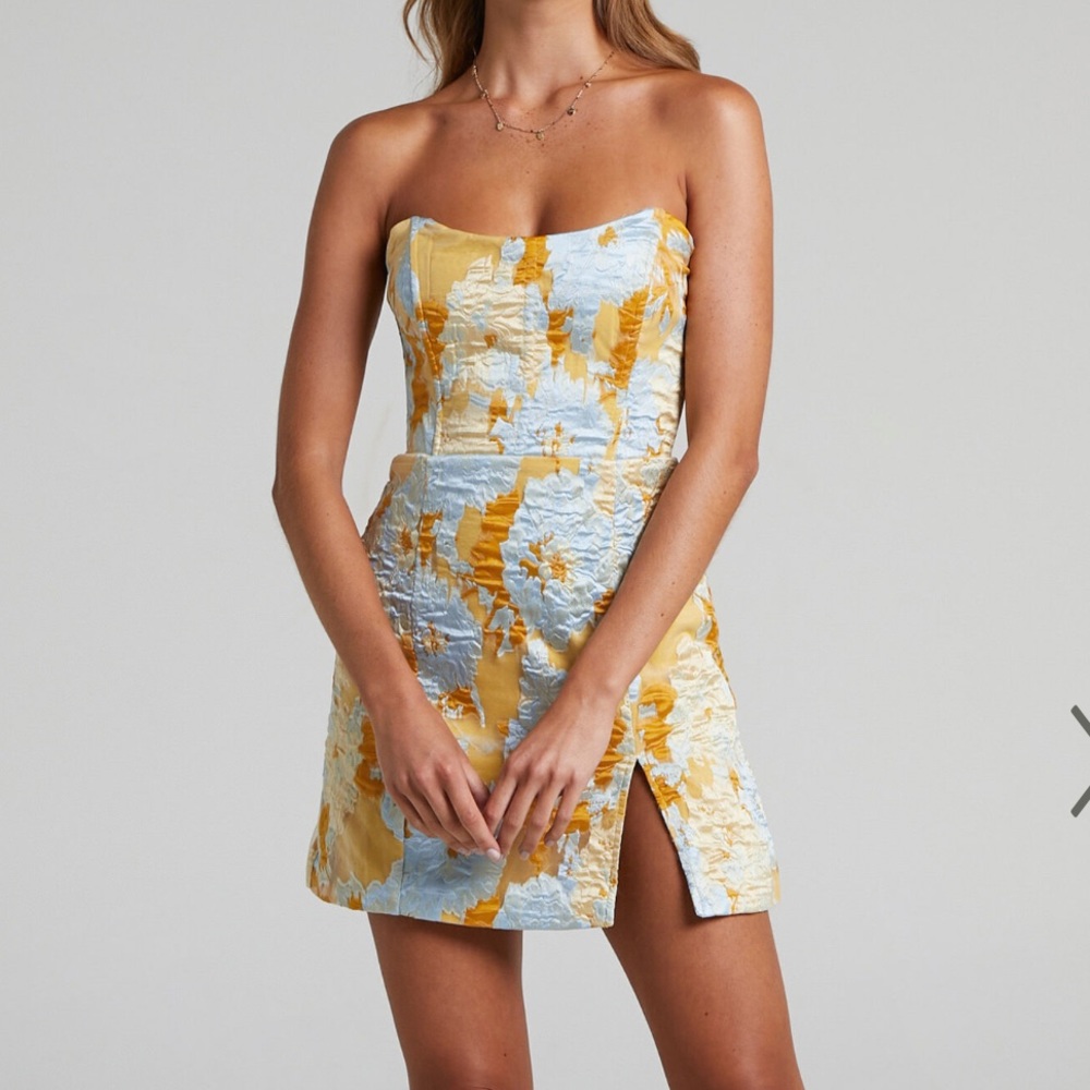 Brailey Mini Dress - Strapless Dress in Blue Jacquard by Showpo